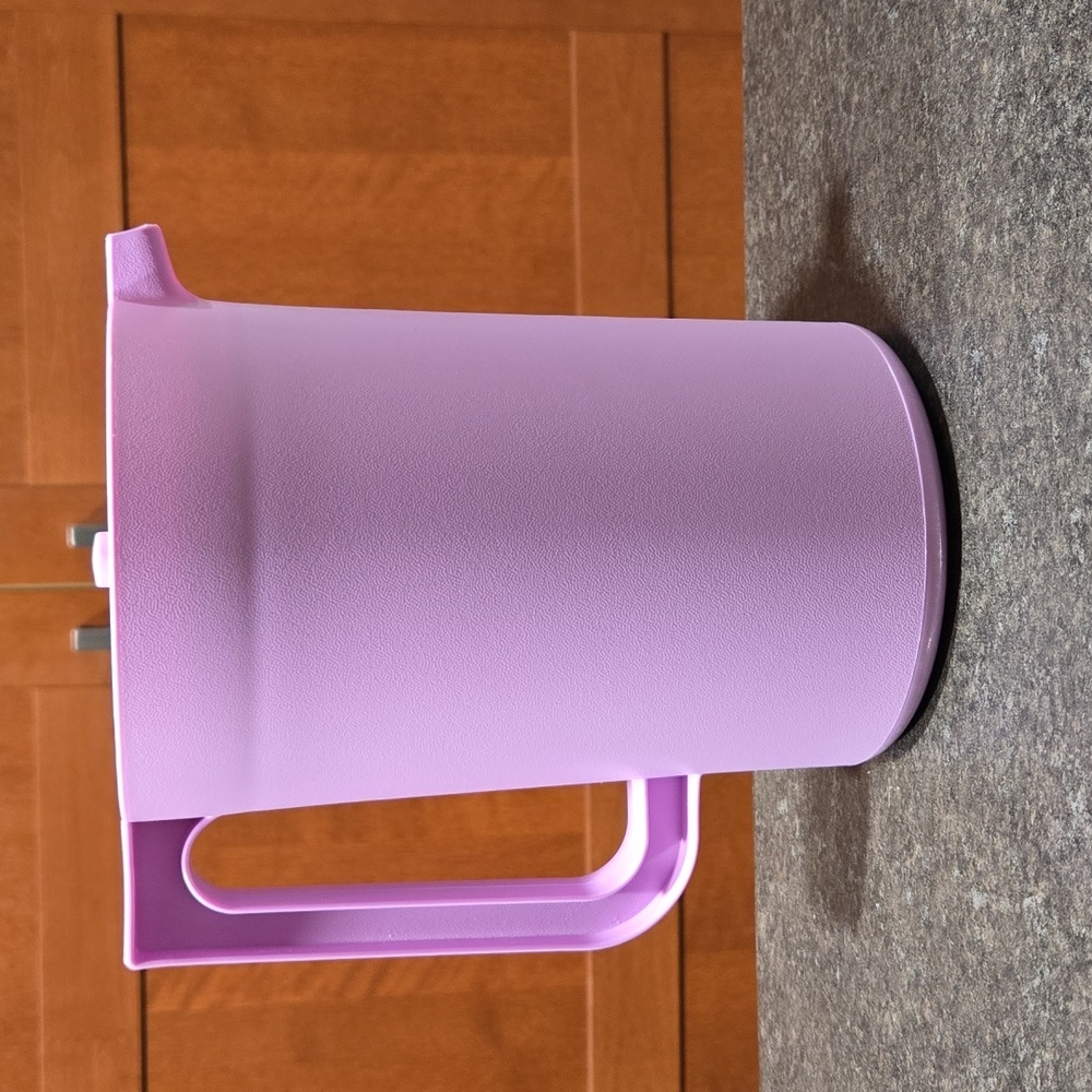 Tupperware Vintage Pitcher 2 L/2 qt